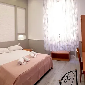https://legends-hostel.it-romehotels.com